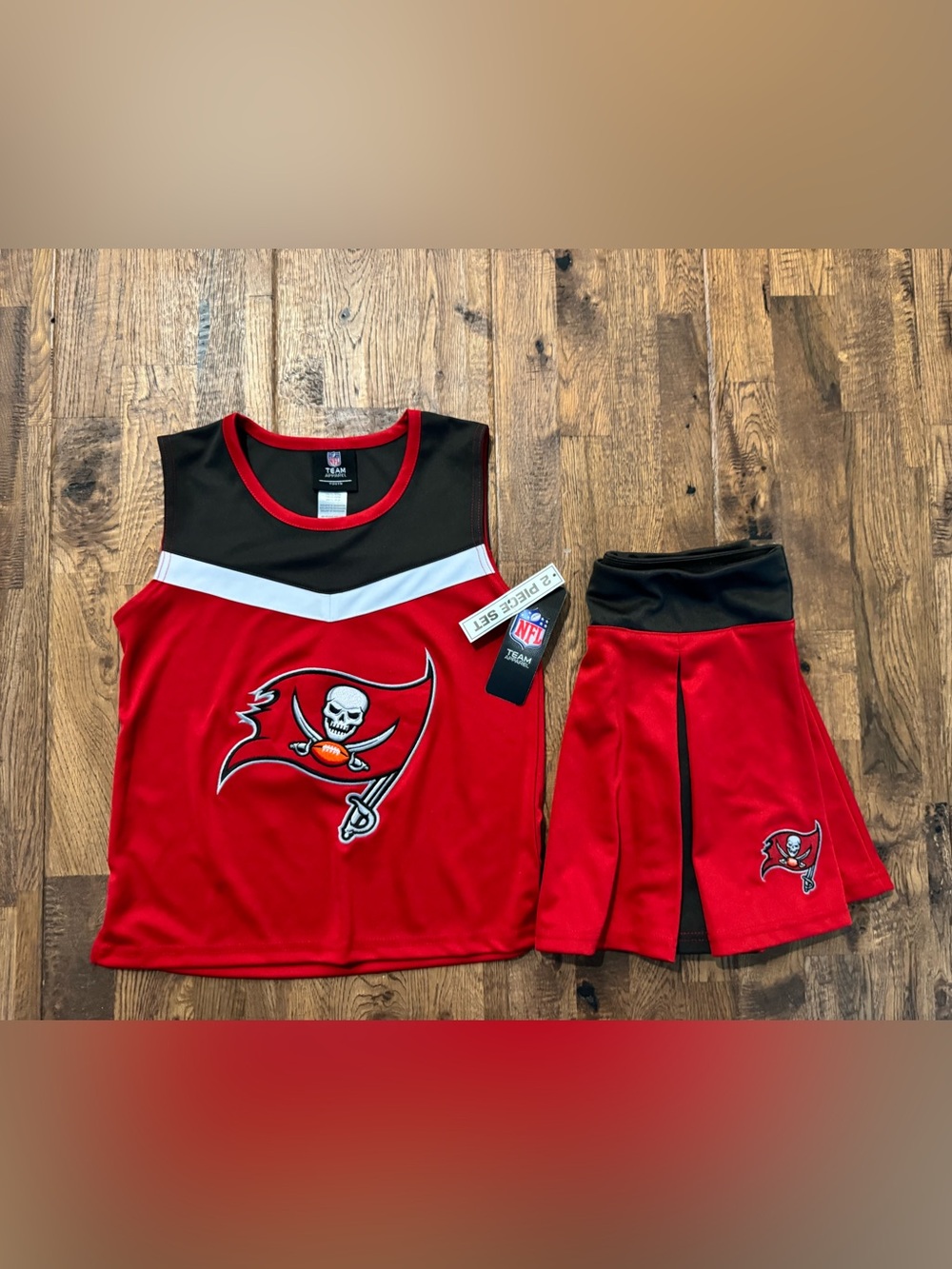 NWT Tampa Bay Buccaneers Cheerleading Set Skirt NFL Team Appearl Size M 10 12